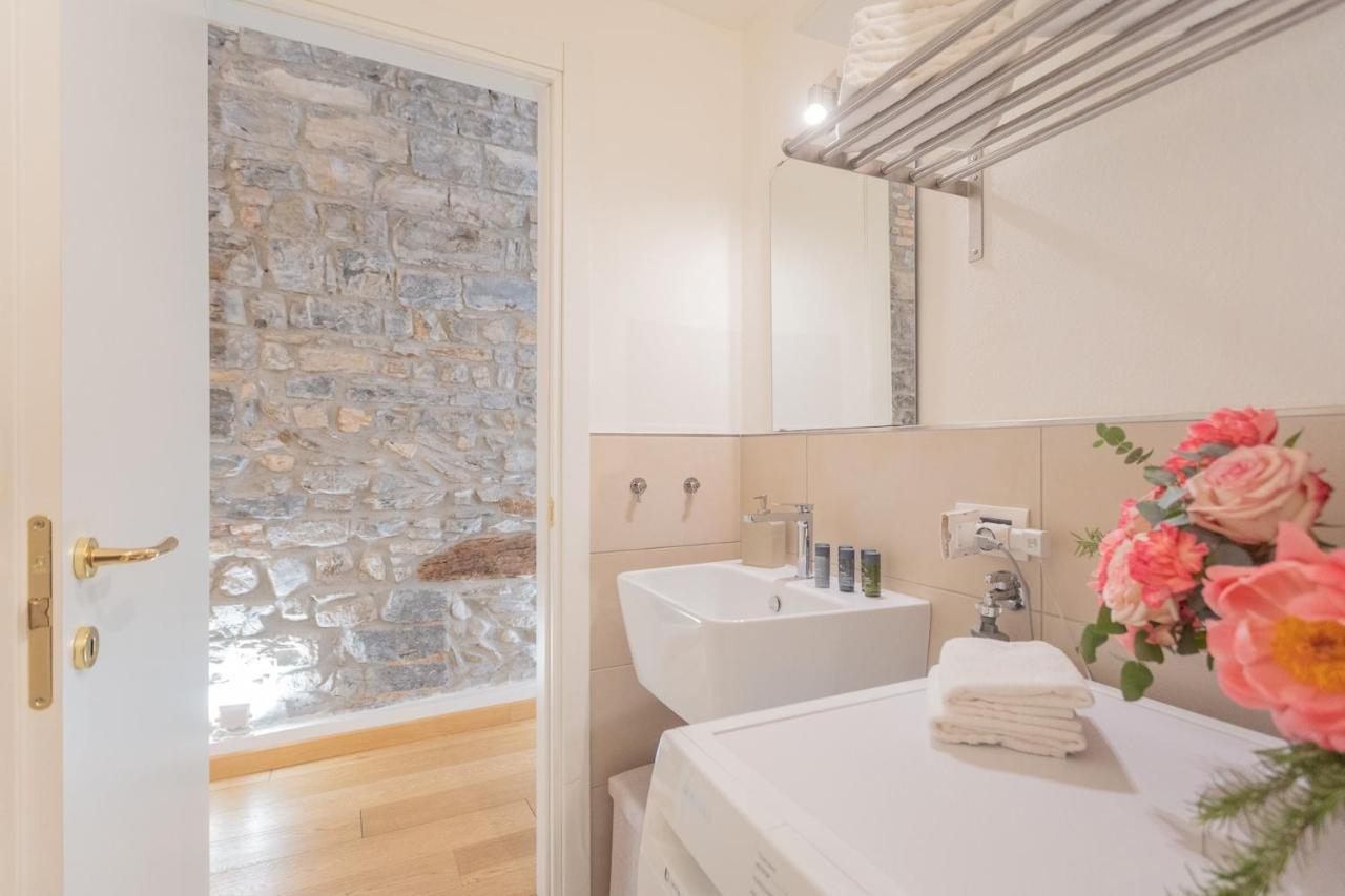 Wine Not Apartment In Como City Centre Bagian luar foto
